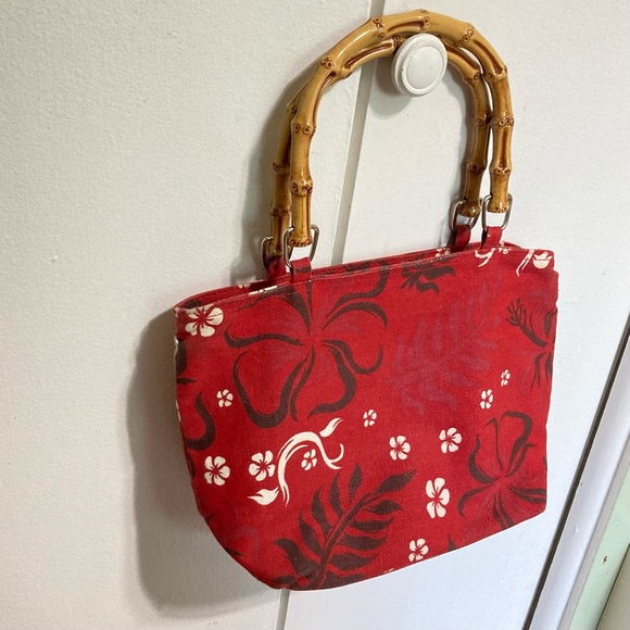 Kulo’ Ko Gear Hawaiian Handbag Bamboo Handles Red White Floral 9" x 8" x 4" - Picture 7 of 16